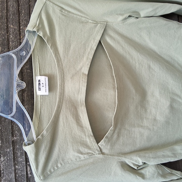 Cotton On light green long sleeved top size small - Picture 3 of 7